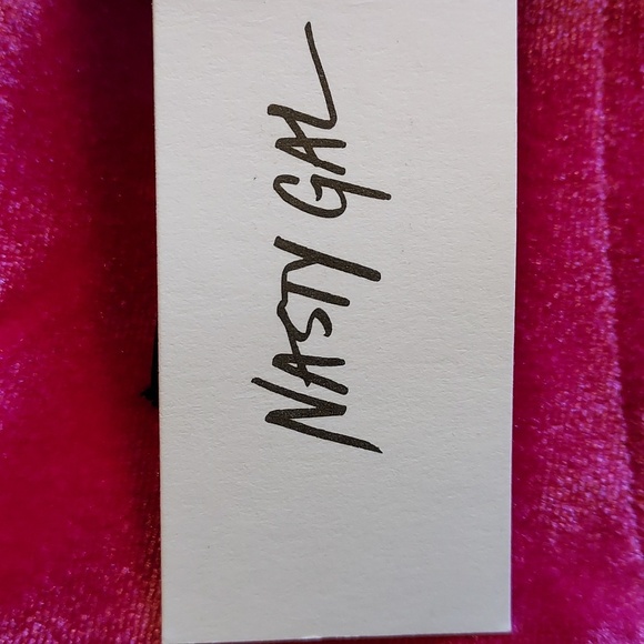 Nasty Gal NWT Hot Pink Premium Velvet Tailored Strapless Peplum Top Size 6 - Picture 7 of 9